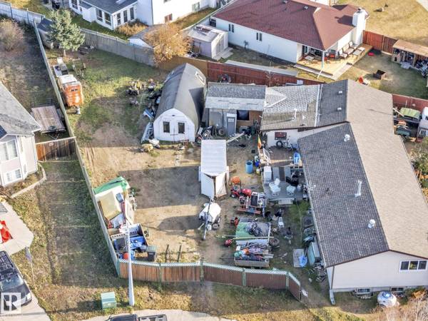 5228 49 AV, Onoway, AB T0E 1V0