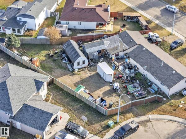 5228 49 AV, Onoway, AB T0E 1V0