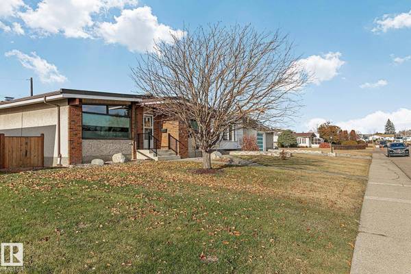 13016 79 ST NW, Edmonton, AB T5C 1T3