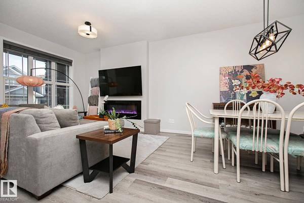 2219 160 ST SW, Edmonton, AB T6W 4E5