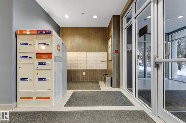 #901 10055 118 ST NW, Edmonton, AB T5K 0C1