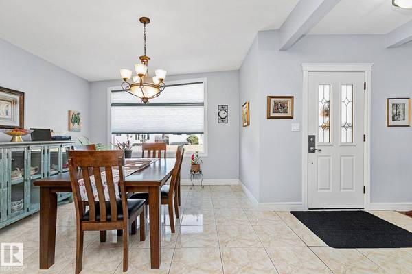 13016 79 ST NW, Edmonton, AB T5C 1T3