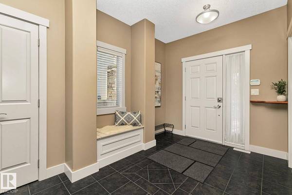 1110 CONNELLY CO SW, Edmonton, AB T6W 0R4