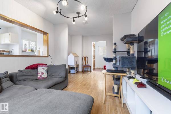 11521 92 ST NW, Edmonton, AB T5G 0Z8