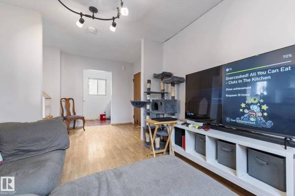 11521 92 ST NW, Edmonton, AB T5G 0Z8