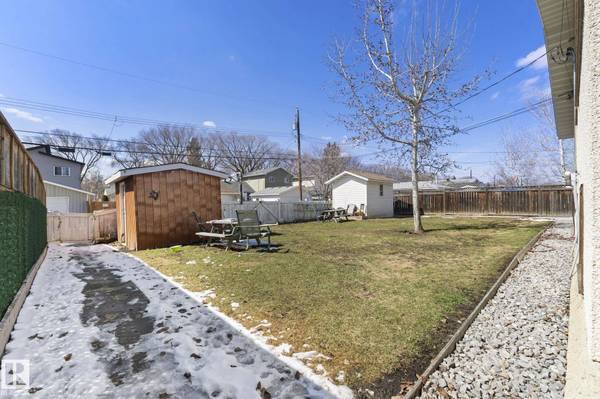 12210 92 ST NW, Edmonton, AB T5G 1B3