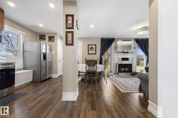 10117 103 AV, Morinville, AB T8R 1A7