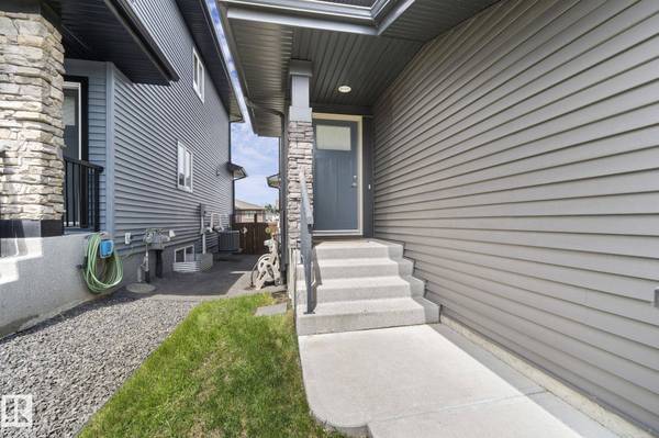50 VANDERBILT CM, Spruce Grove, AB T7X 0S9