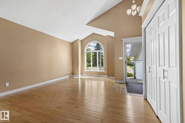 28 HARROLD PL, St. Albert, AB T8N 5P8