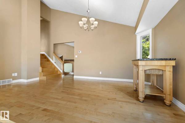 28 HARROLD PL, St. Albert, AB T8N 5P8