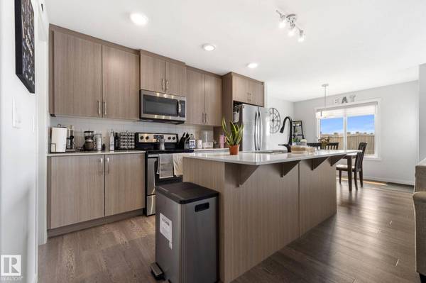 17308 49 ST NW, Edmonton, AB T5Y 3V9