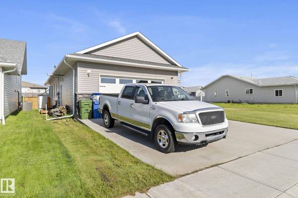 4809 55 ST, Bruderheim, AB T0B 0S0