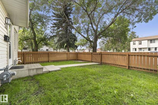6533 180 ST NW, Edmonton, AB T5T 2A3
