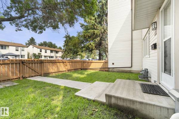 6533 180 ST NW, Edmonton, AB T5T 2A3