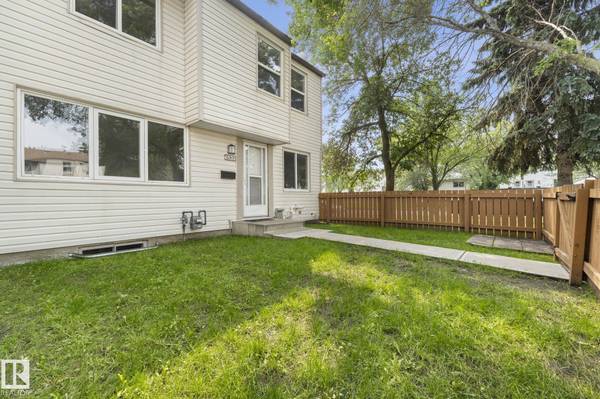 6533 180 ST NW, Edmonton, AB T5T 2A3