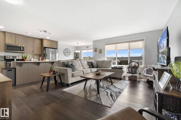 17308 49 ST NW, Edmonton, AB T5Y 3V9