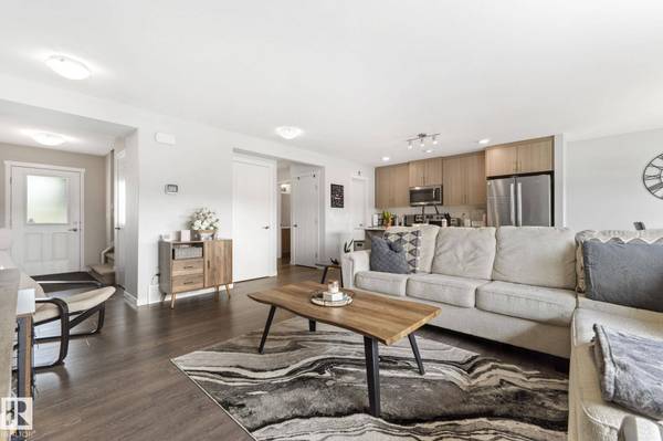 17308 49 ST NW, Edmonton, AB T5Y 3V9