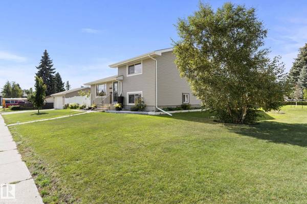14402 64 ST NW, Edmonton, AB T5A 2C1