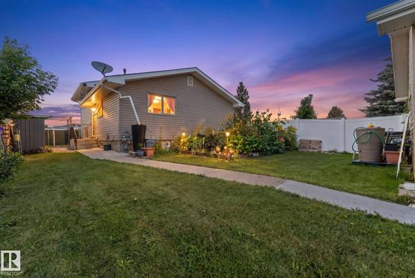 14402 64 ST NW, Edmonton, AB T5A 2C1