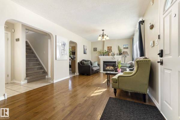 11331 60 ST NW, Edmonton, AB T5W 3Z2