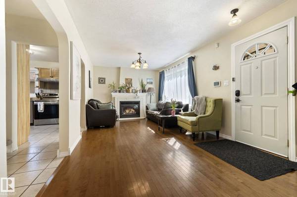 11331 60 ST NW, Edmonton, AB T5W 3Z2