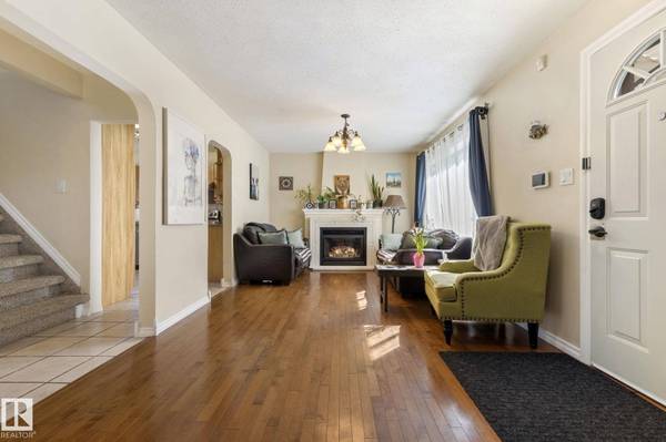 11331 60 ST NW, Edmonton, AB T5W 3Z2