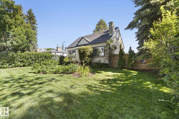 11331 60 ST NW, Edmonton, AB T5W 3Z2