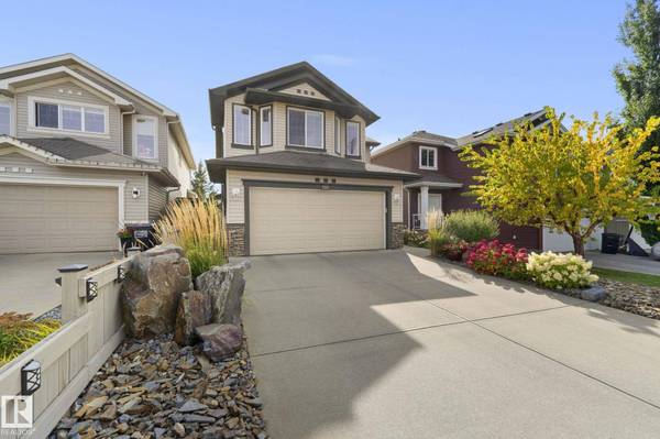 5915 6 AV SW, Edmonton, AB T6X 0G4