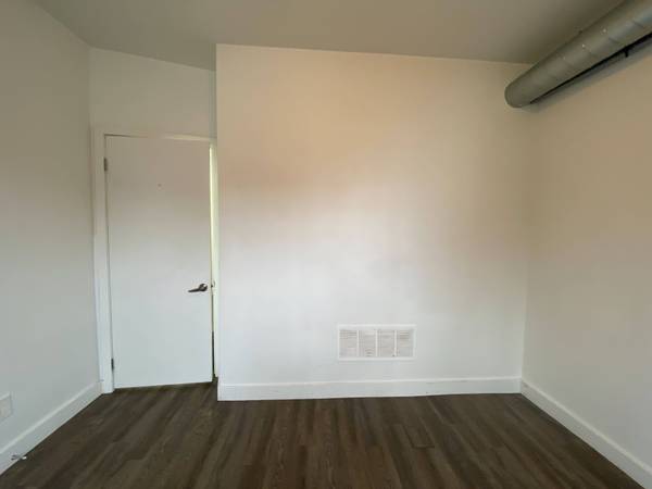 344 Bartlett AVE N #1, Toronto W02, ON M6H 3G7