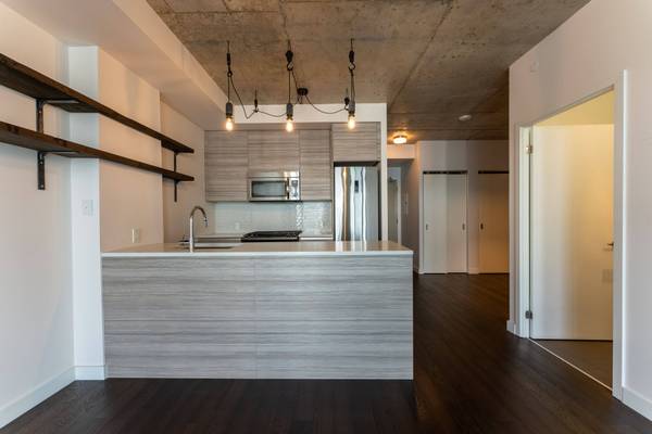 111 Bathurst ST #1515, Toronto C01, ON M5V 0M9