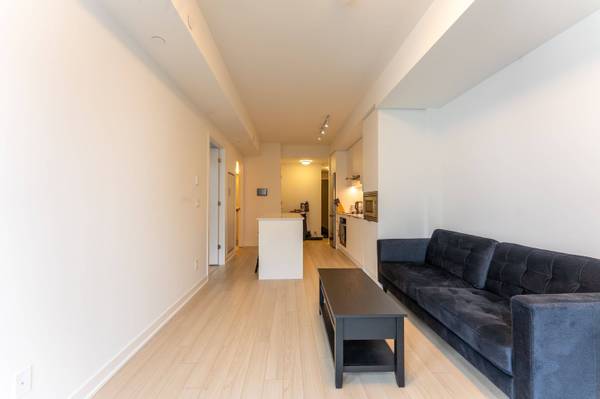 3079 Trafalgar RD #1511, Oakville, ON L6H 8C5