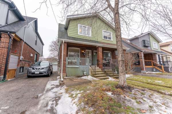 42 Hiltz AVE, Toronto E01, ON M4L 2N5