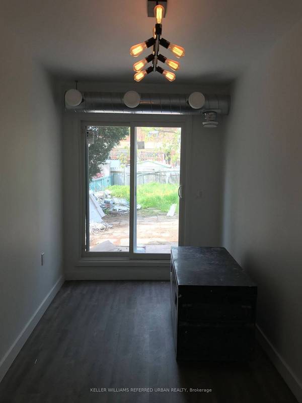 344 Bartlett AVE N #Room 3, Toronto W02, ON M6H 3G7