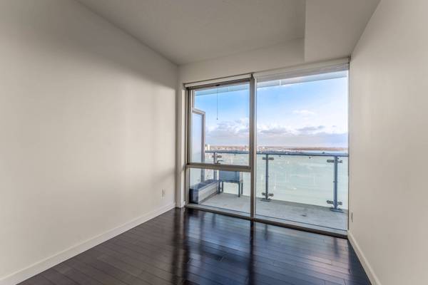 70 Distillery LN #1208, Toronto C08, ON M5A 0E3