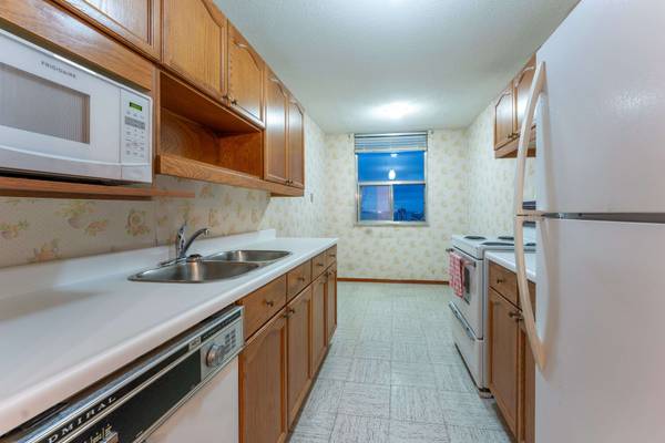 205 Hilda AVE #1812, Toronto C07, ON M2M 4B1