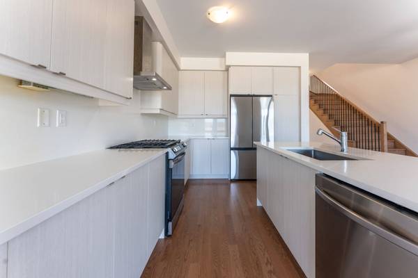 23 Greer ST, Barrie, ON L9J 0R4