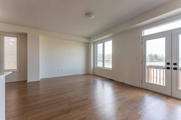 23 Greer ST, Barrie, ON L9J 0R4