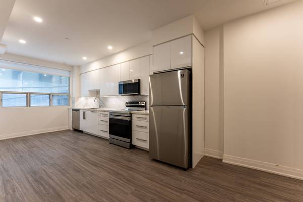 475 Queen ST W #201, Toronto C01, ON M5V 2A9