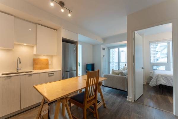195 Redpath AVE #1012, Toronto C10, ON M4P 0E4