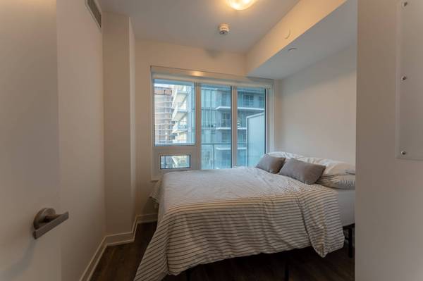 195 Redpath AVE #1012, Toronto C10, ON M4P 0E4