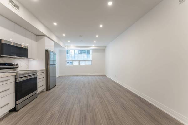 475 Queen ST W #202, Toronto C01, ON M5V 2A9