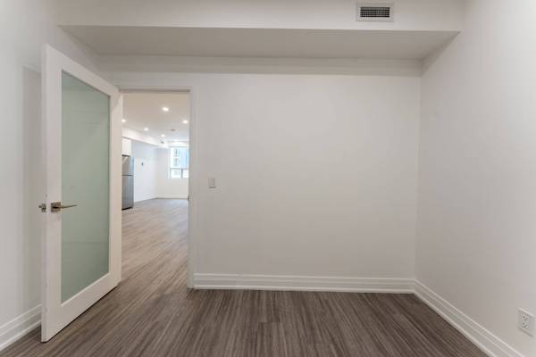 475 Queen ST W #202, Toronto C01, ON M5V 2A9
