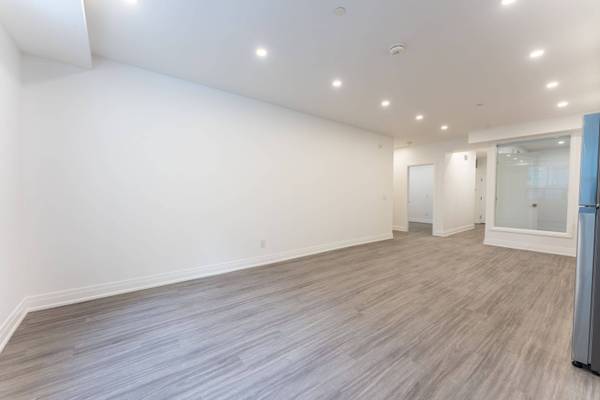 475 Queen ST W #202, Toronto C01, ON M5V 2A9