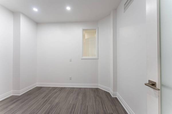 475 Queen ST W #202, Toronto C01, ON M5V 2A9