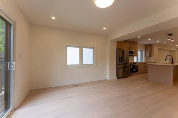 8 Doncaster AVE, Toronto E03, ON M4C 1Y5