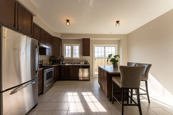 1250 St Martins DR #14, Pickering, ON L1W 0A2