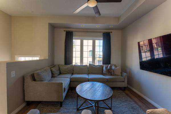 1250 St Martins DR #14, Pickering, ON L1W 0A2