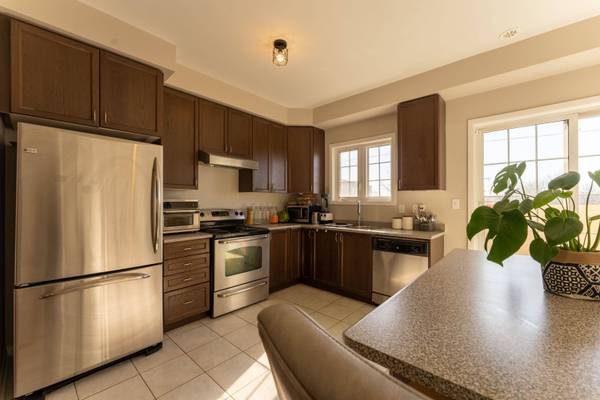 1250 St Martins DR #14, Pickering, ON L1W 0A2