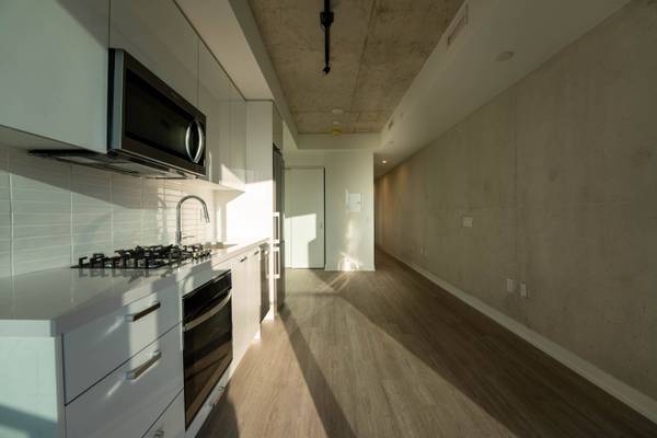 195 McCaul ST #1215, Toronto C01, ON M5T 0E5