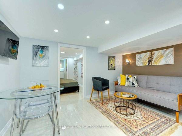 431 Kingston RD #Lower